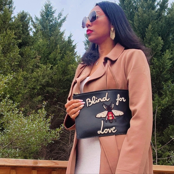 Gucci Bee Clutch - Picture 2 of 4